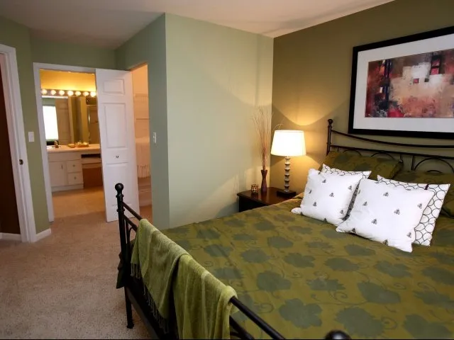 Village Green At Cantera Apartments