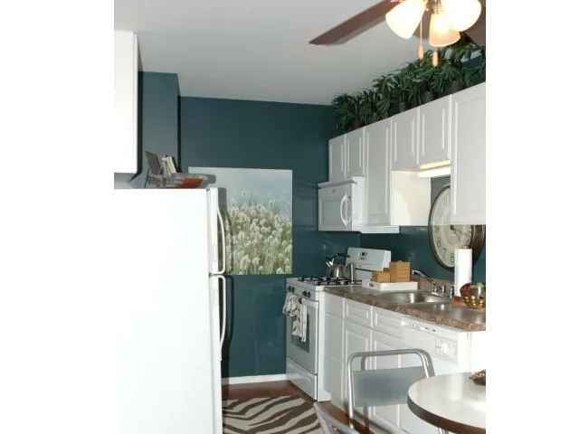 landscped entrance lobby of Village Park of Hoffman Estates Apartments