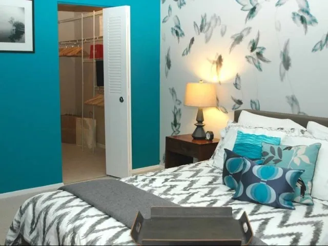 landscped entrance lobby of Village Park of Hoffman Estates Apartments