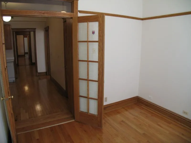 living rom with fireplace 