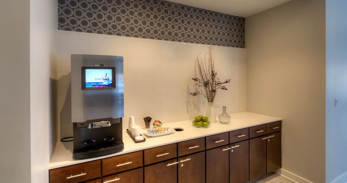 amenity apartments at Midtown Square Apartments in Glenview, IL