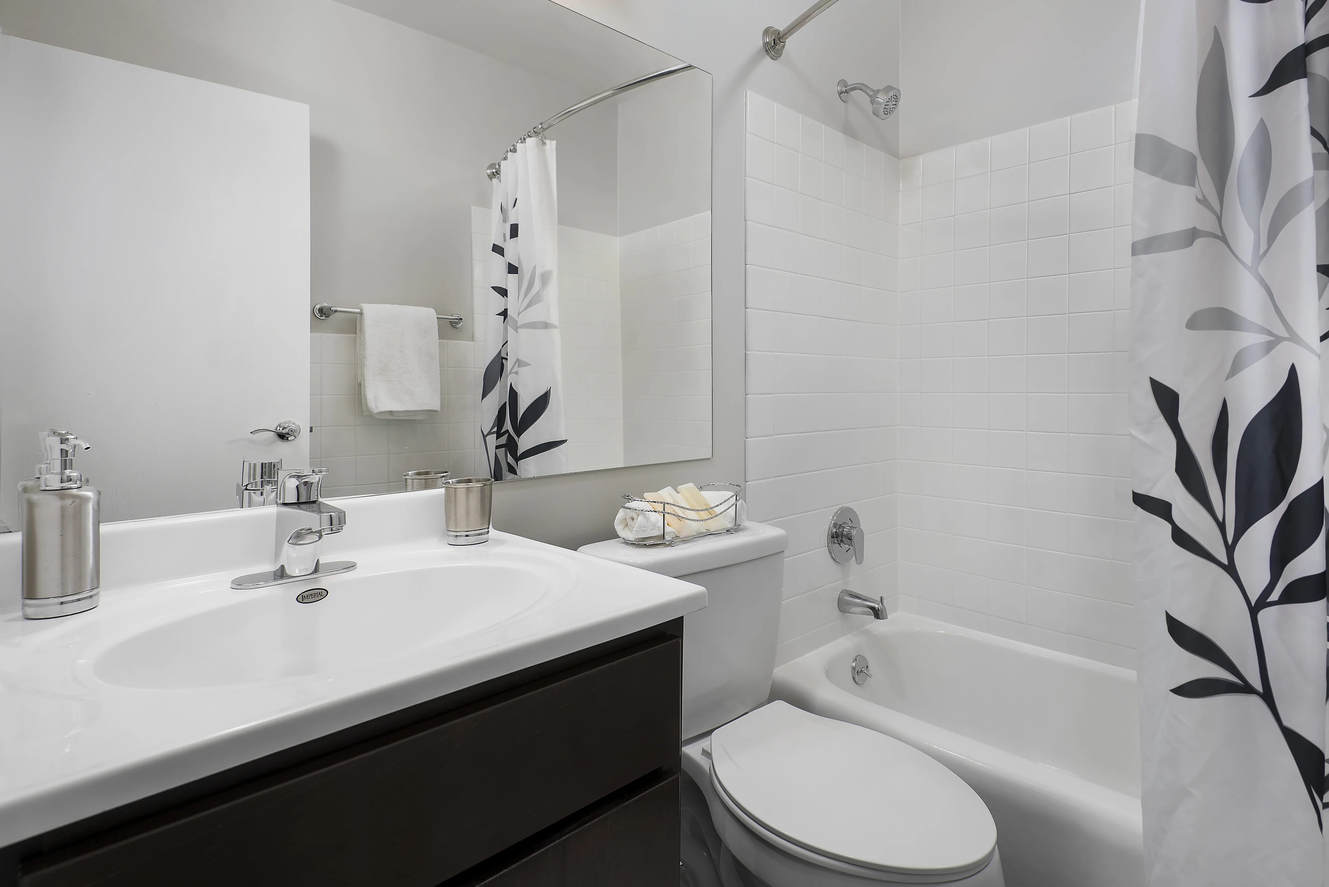 The Bryn Apartments in Edgewater, Chicago