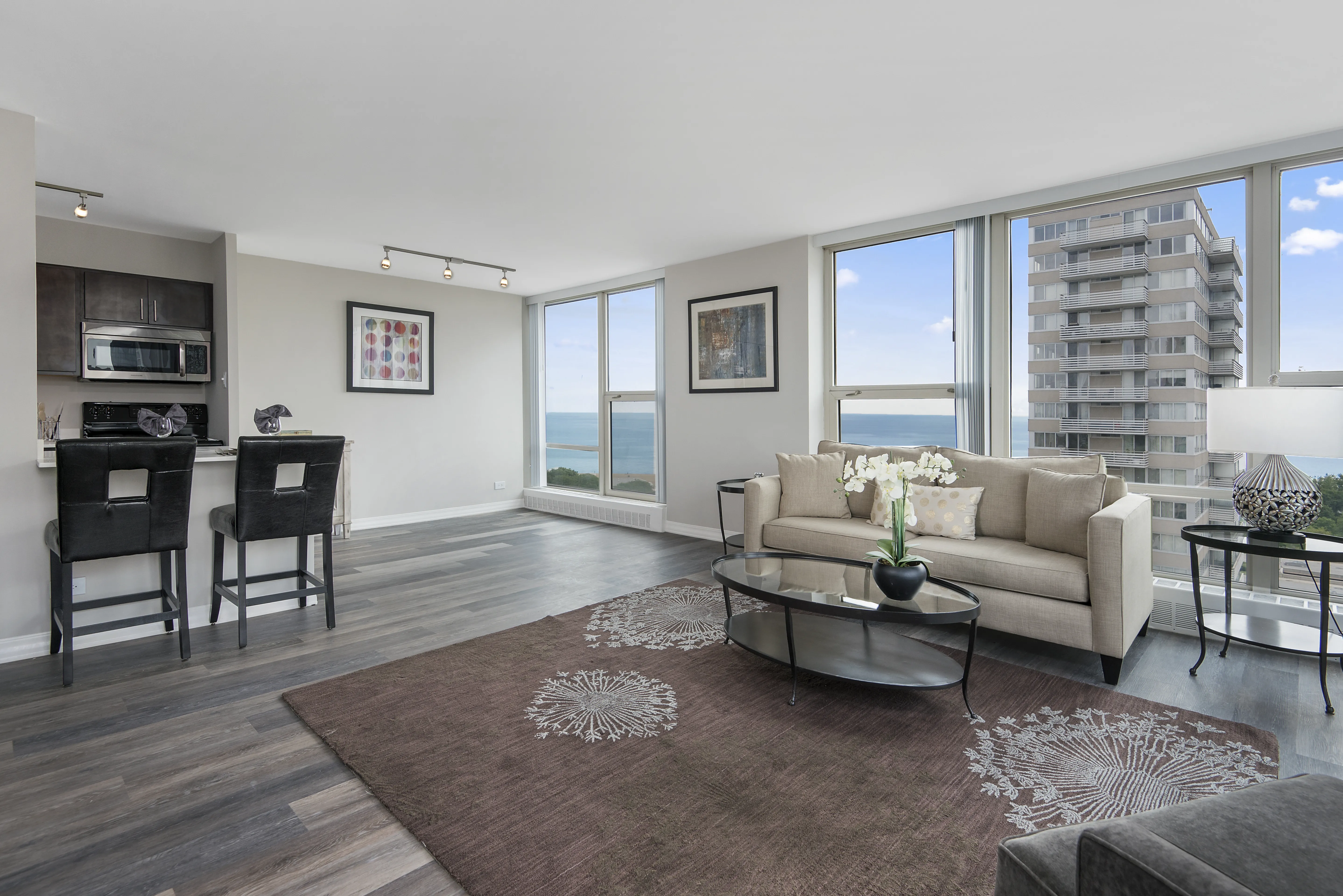 The Bryn Apartments in Edgewater, Chicago