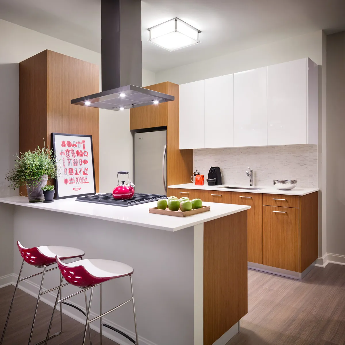 500 Lake Shore Drive Apartments living room with view of Lake Michigan