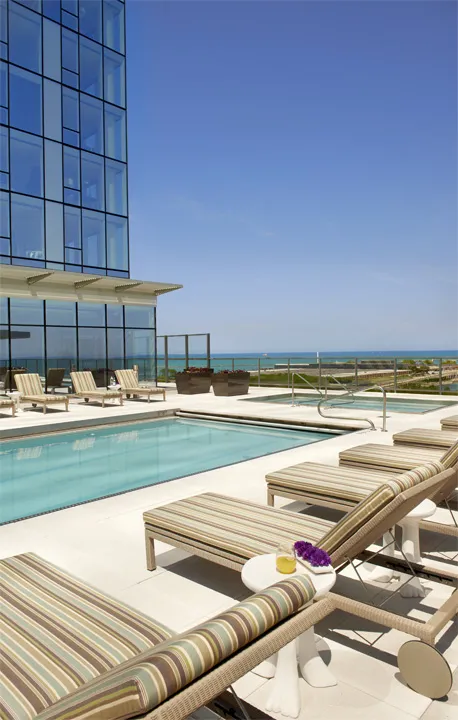 500 Lake Shore Drive Apartments living room with view of Lake Michigan