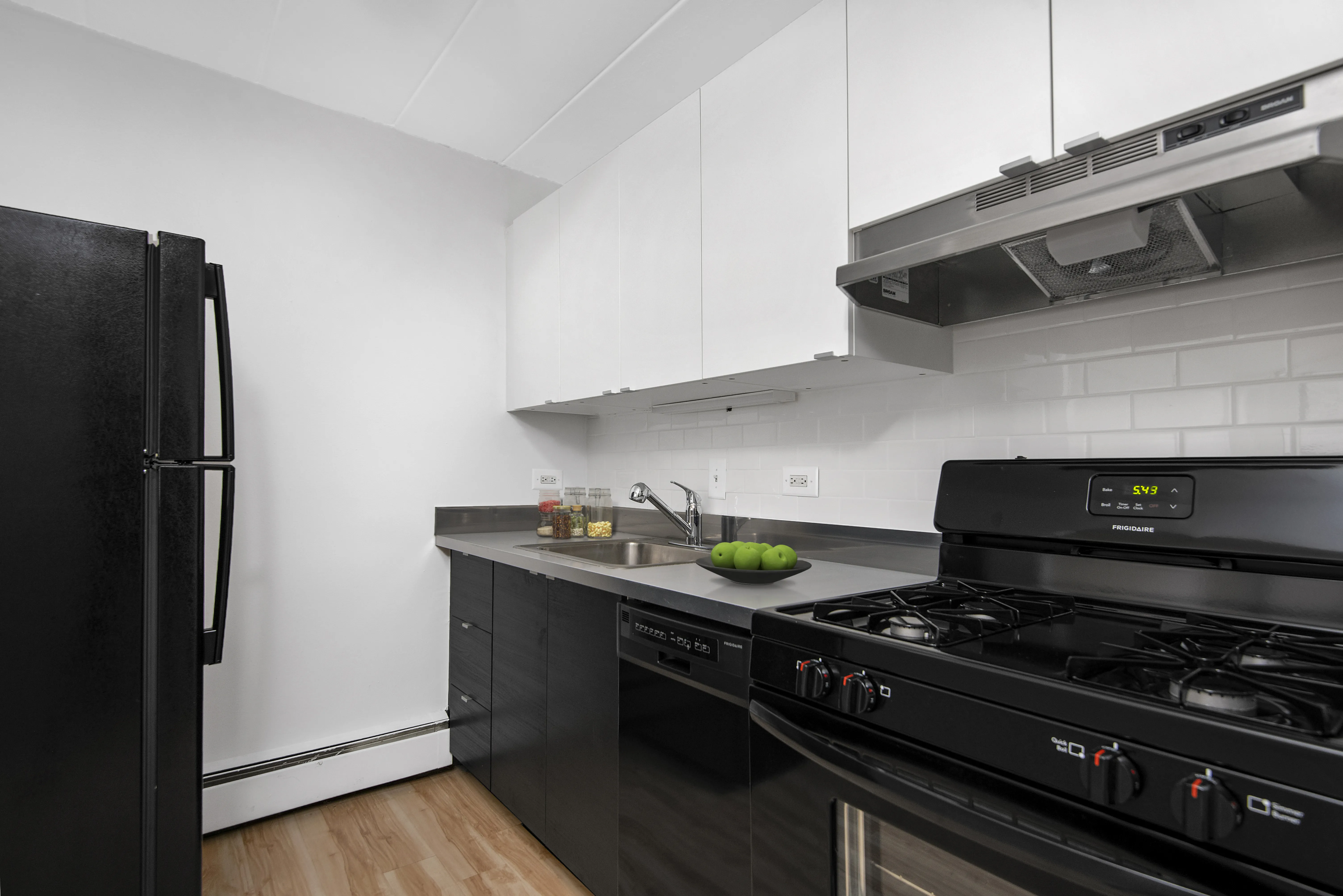 500 West Belmont Apartments