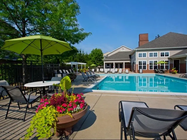 entry garden of Grand Reserve of Naperville Apartments