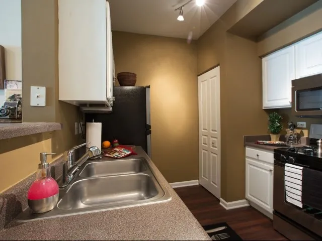 entry garden of Grand Reserve of Naperville Apartments