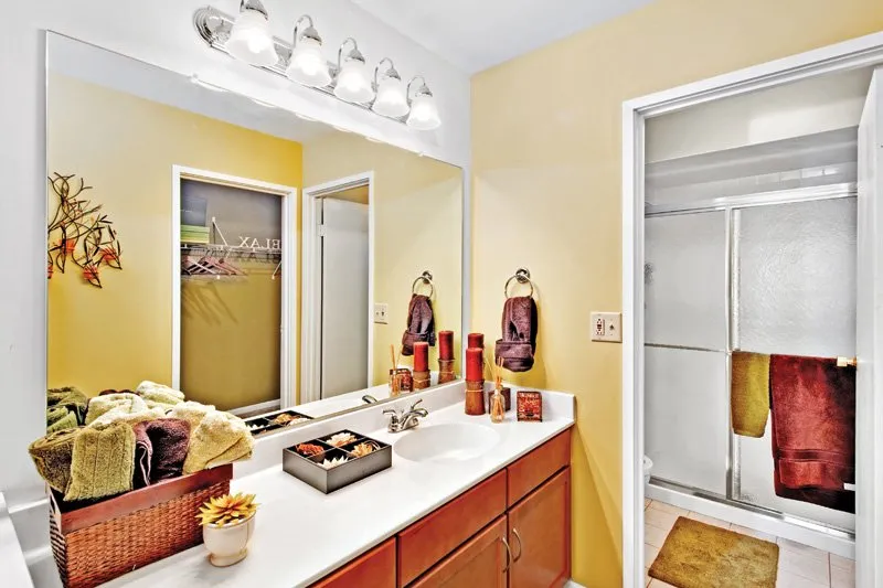 Farmingdale Apartment in Darien IL