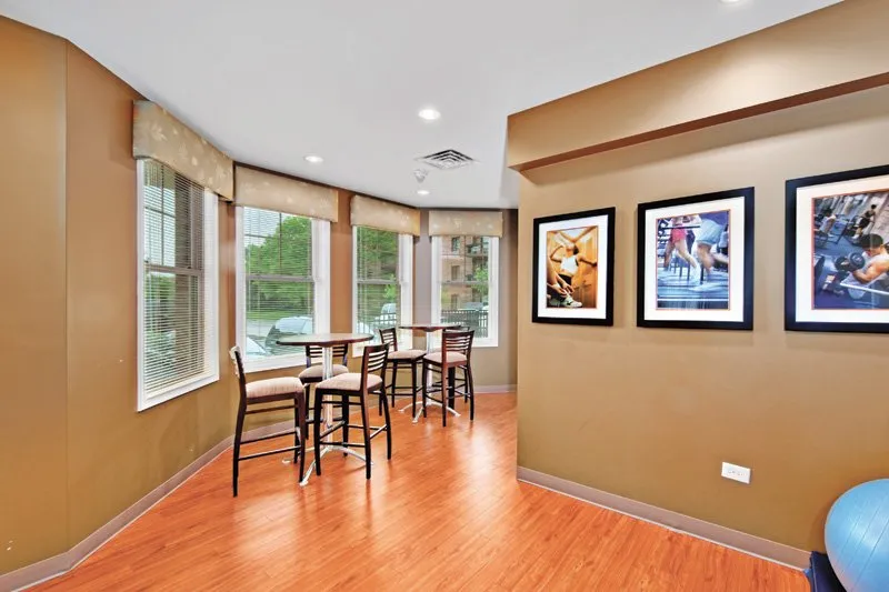 Farmingdale Apartment in Darien IL