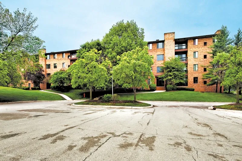Farmingdale Apartment in Darien IL