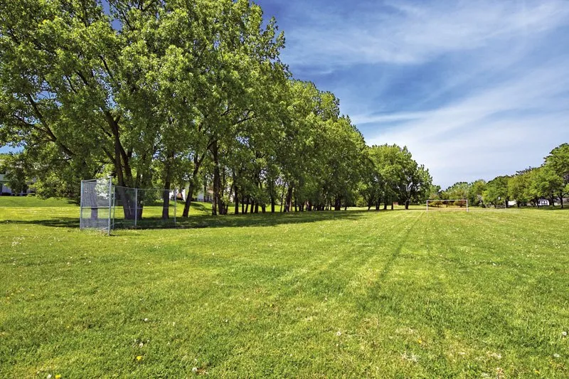 Farmingdale Apartment in Darien IL