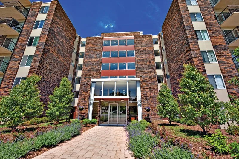 Twin Lake Towers Apartments