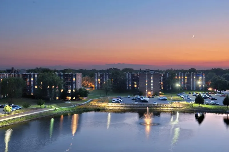 Twin Lake Towers Apartments