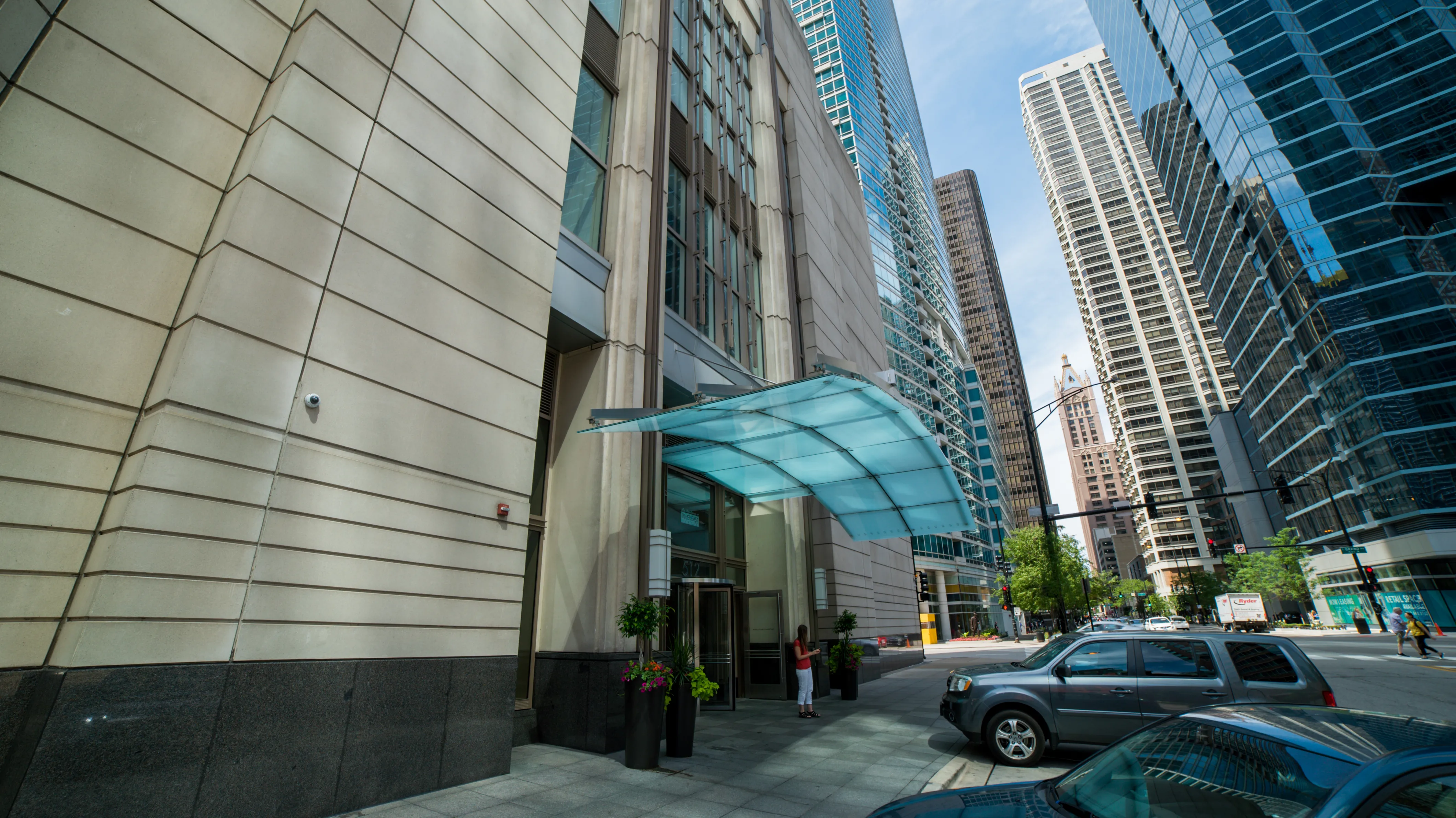 512 N McClurg Court Apartments