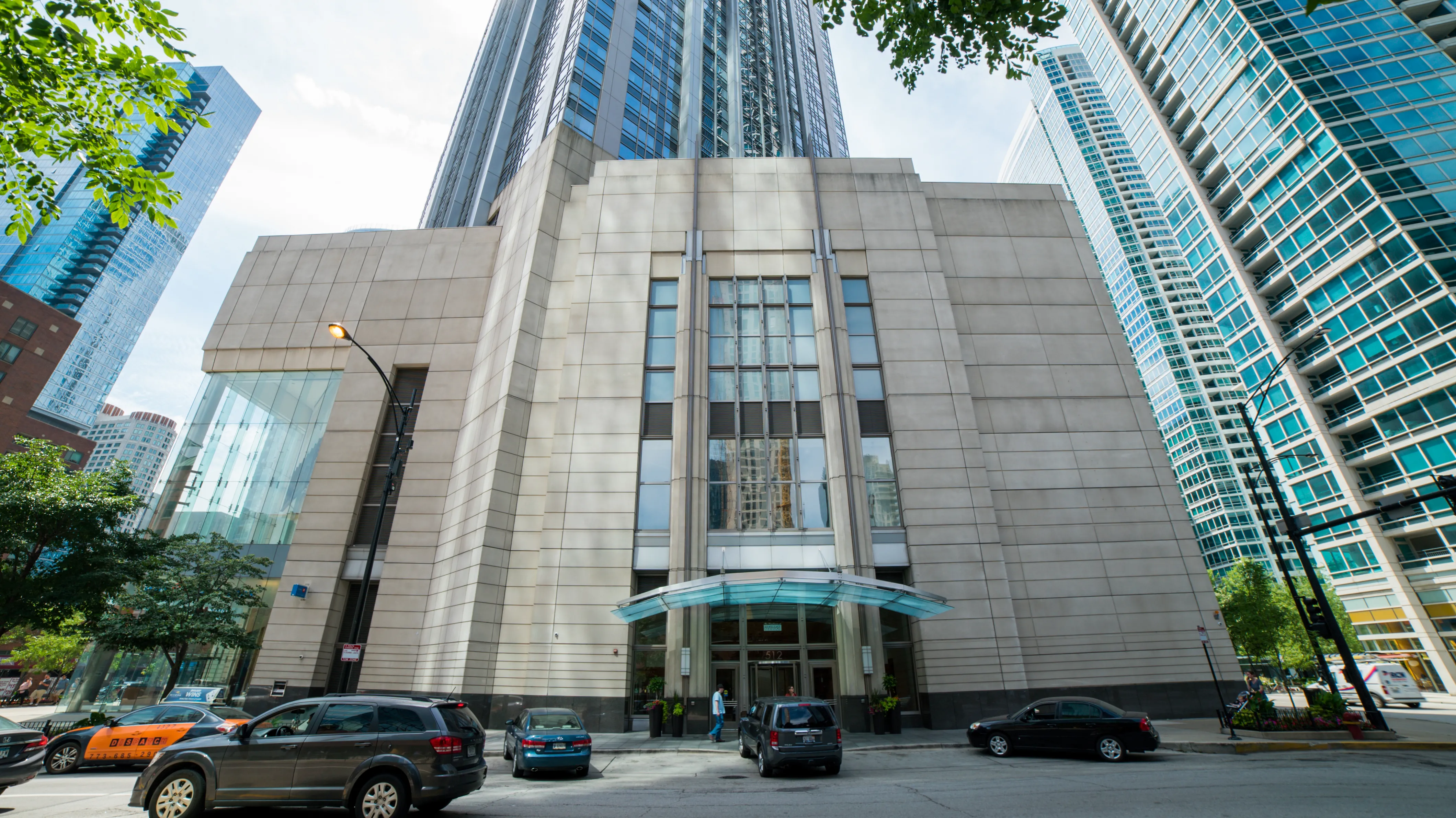 512 N McClurg Court Apartments