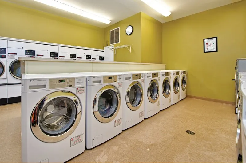 entry drive for Yorktown Apartments in Lombard IL