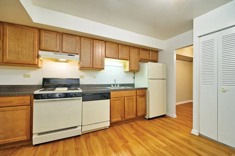 model kitchen at Highcrest Townhomes Apartments