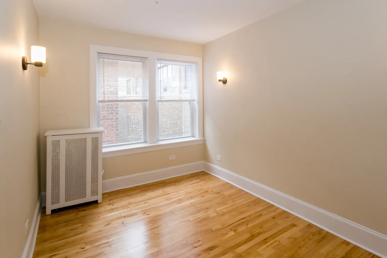 525 W. Cornelia / 520 W. Stratford Apartments