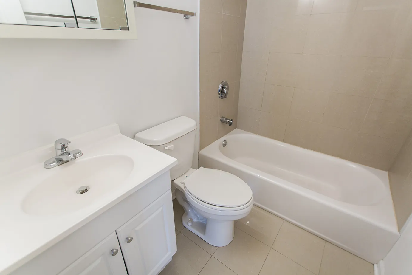 wood floors in living room at Oakdale Terrace Apartments in Chicago