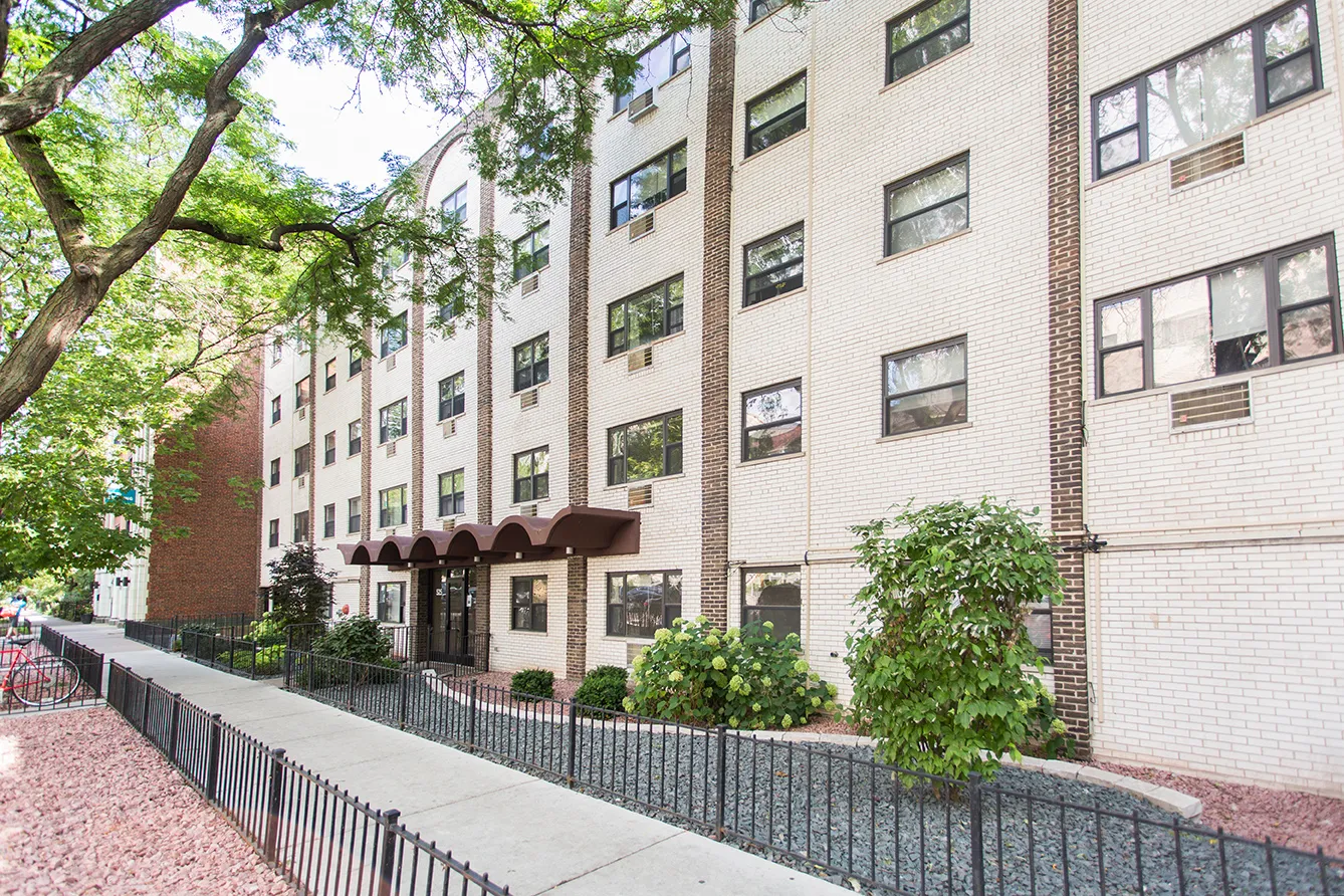 wood floors in living room at Oakdale Terrace Apartments in Chicago