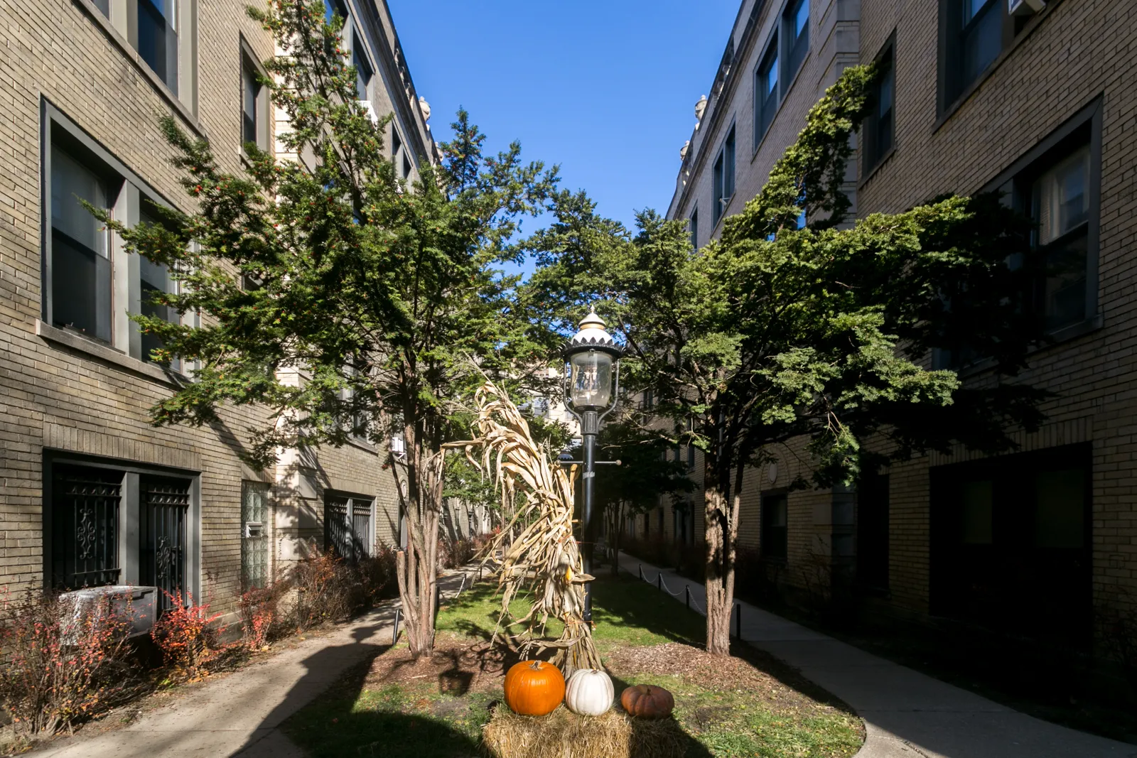 520-28 W Surf Apartments