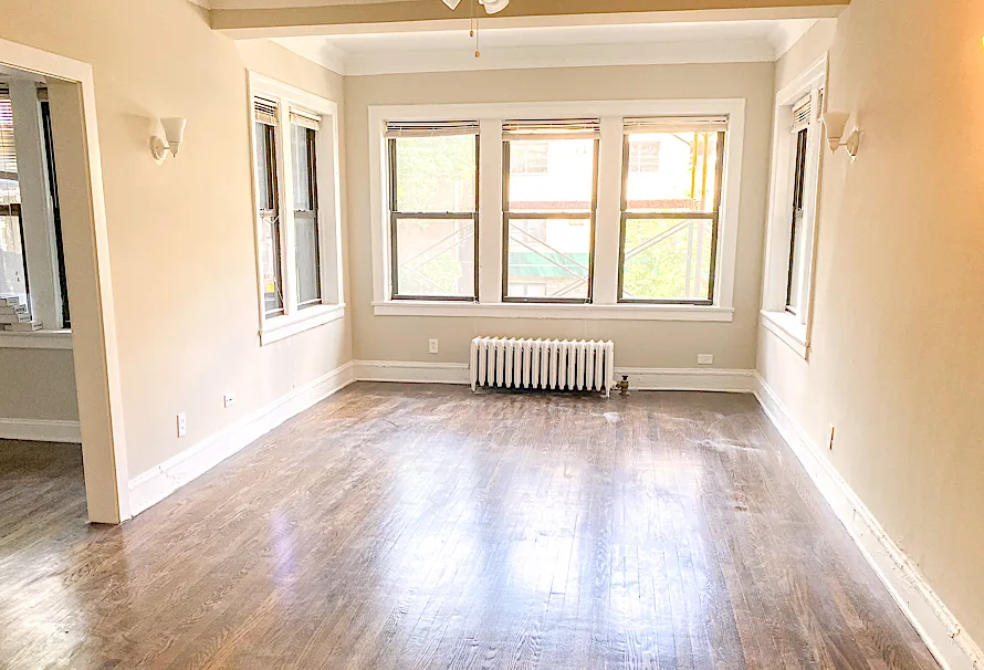 527-37 W Aldine Apartments