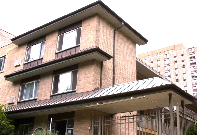 528 West Wellington Apartments