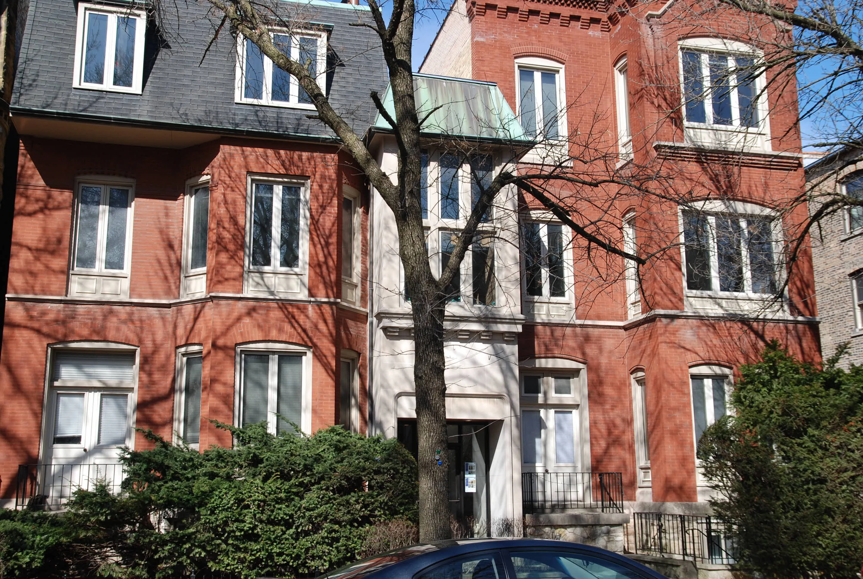 534 West Belden Apartments