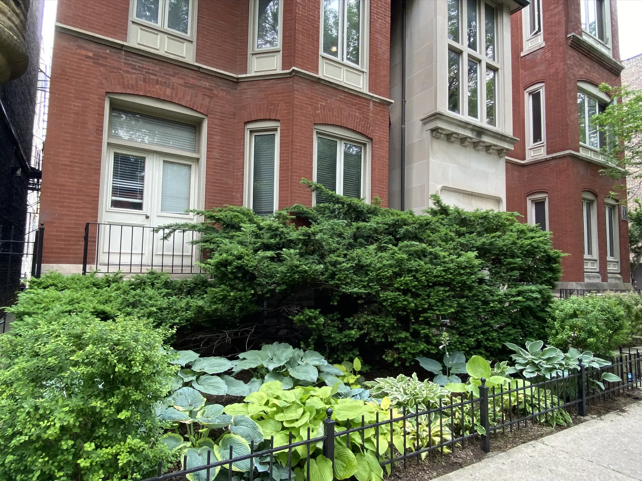 534 West Belden Apartments