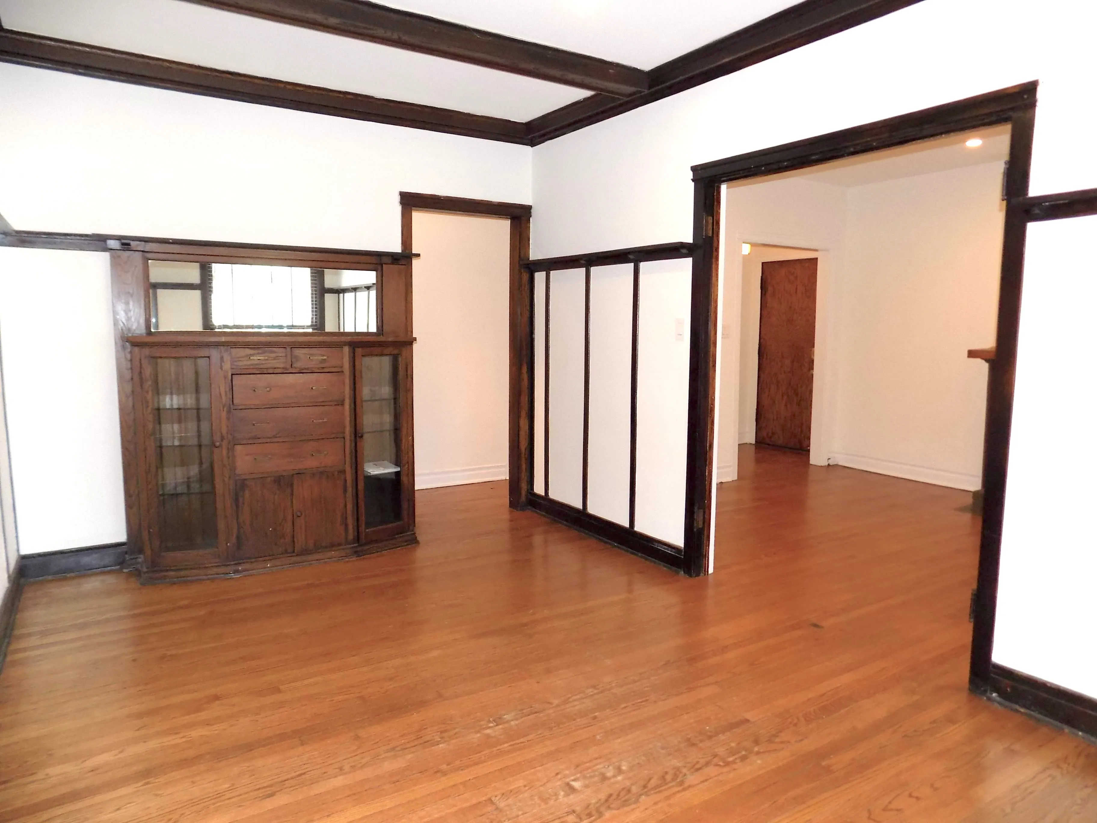 539-41 Dickens Apartments