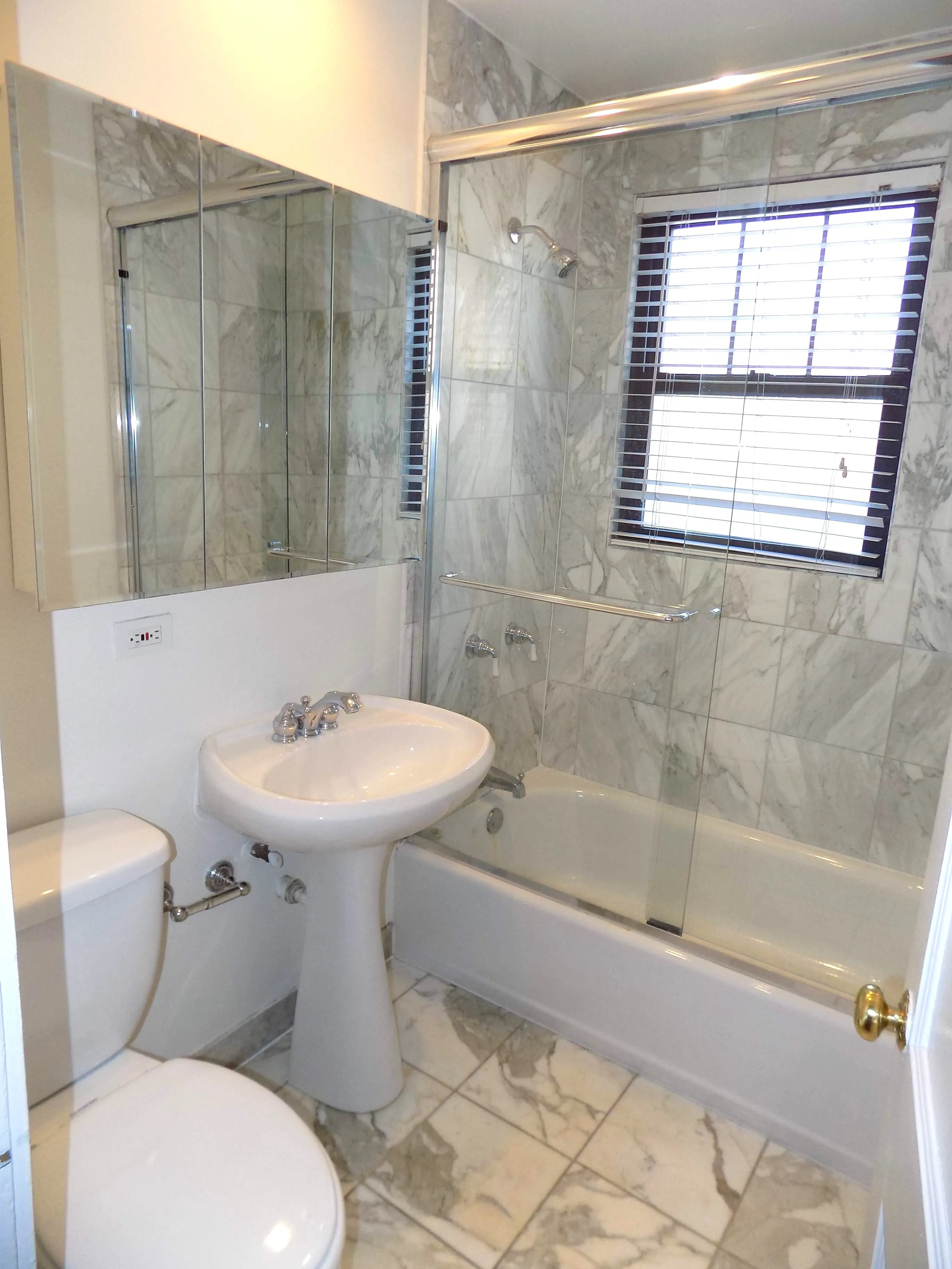 539-41 Dickens Apartments