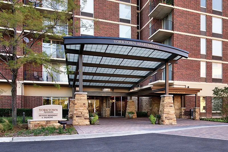 entry drive for Yorktown Apartments in Lombard IL