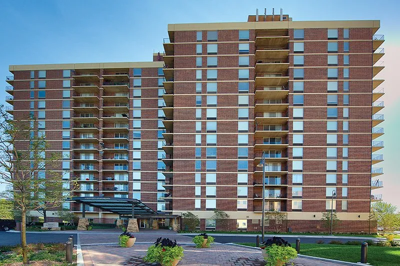 entry drive for Yorktown Apartments in Lombard IL