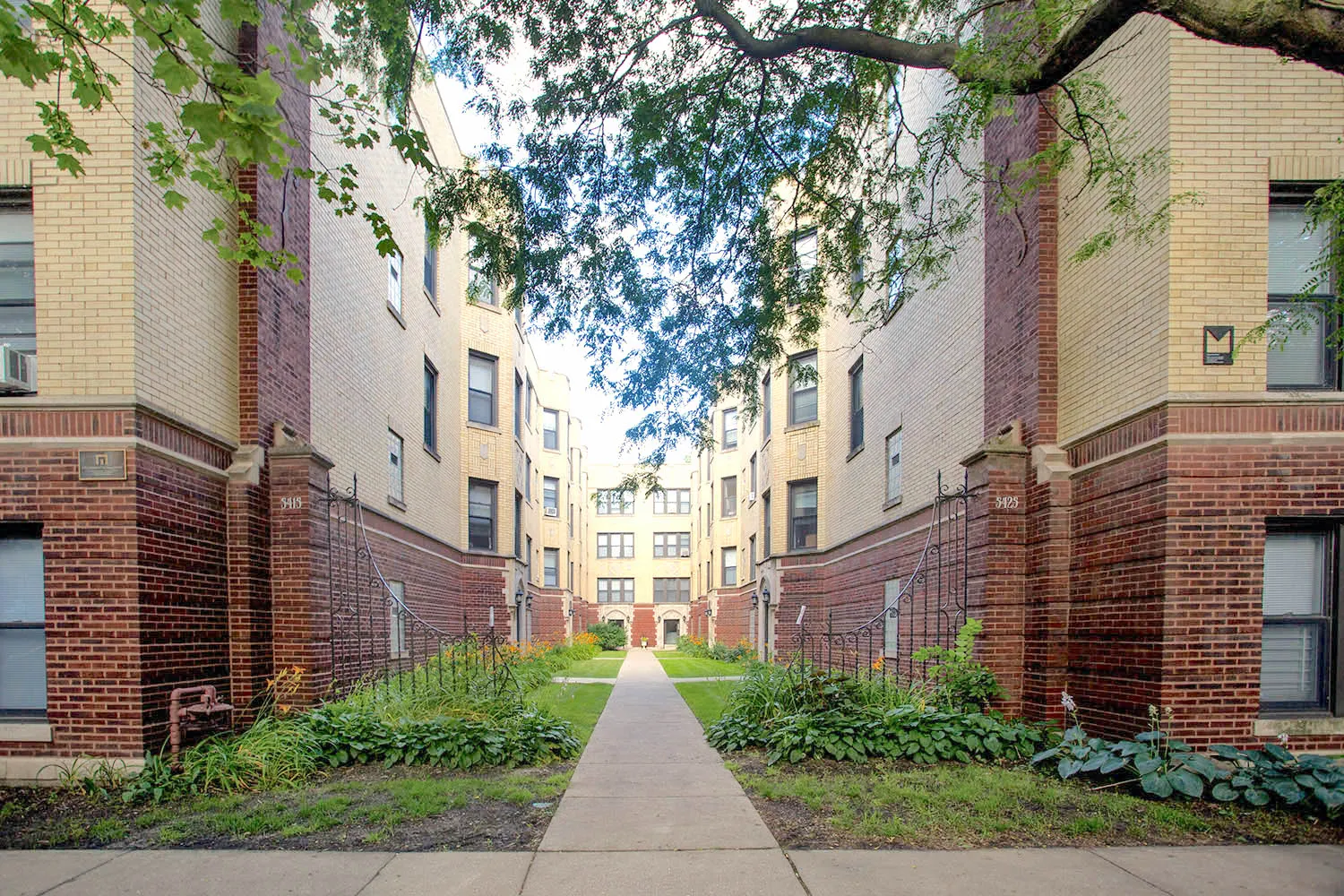 5415 South Woodlawn Apartments