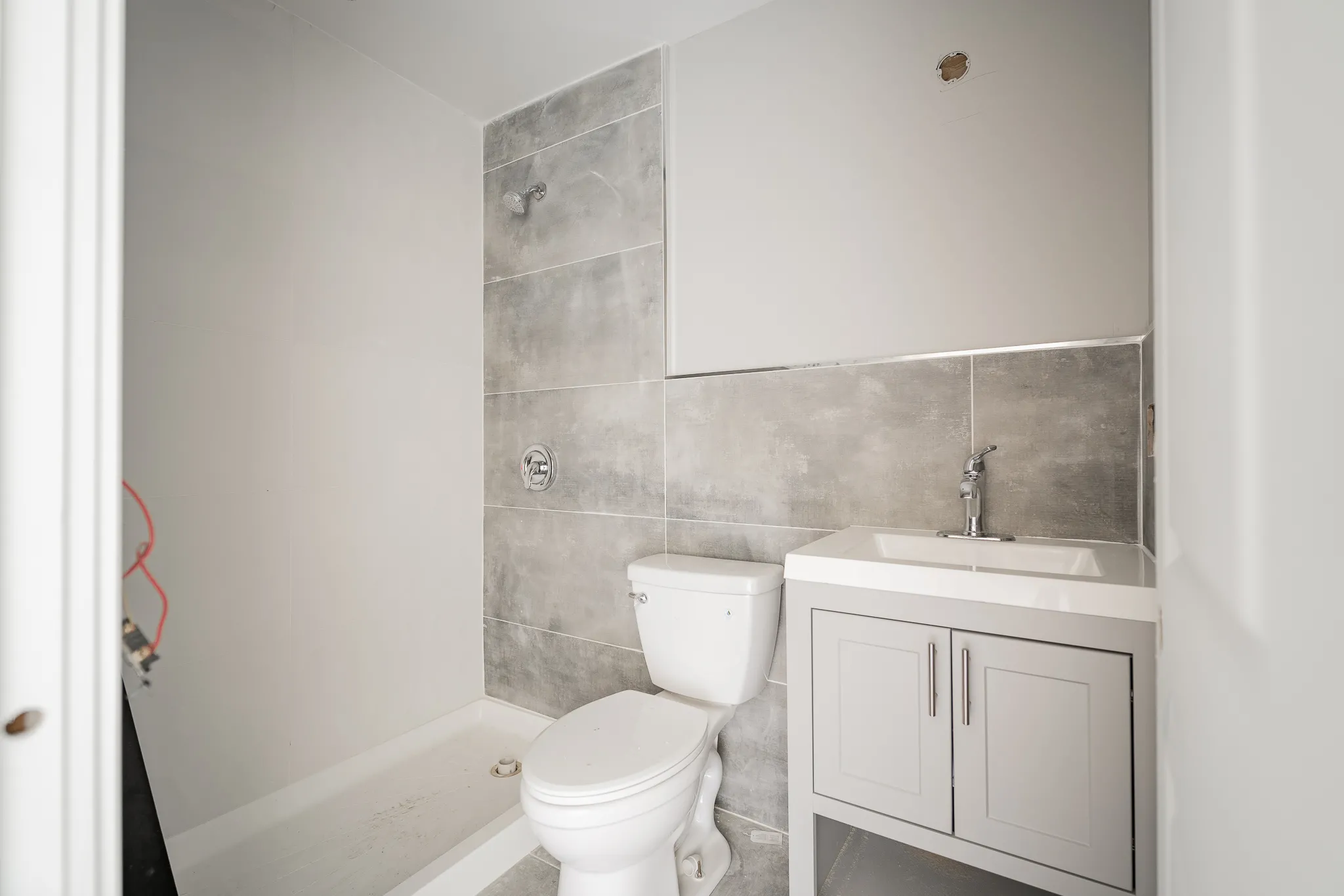 541 West Oakdale Apartments