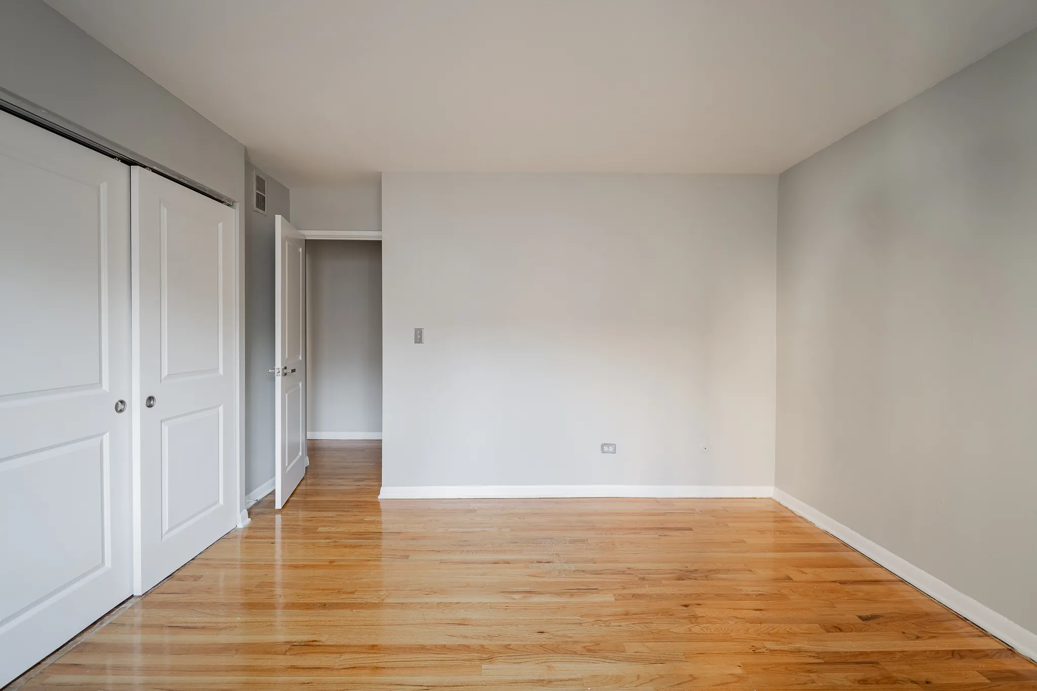 541 West Oakdale Apartments