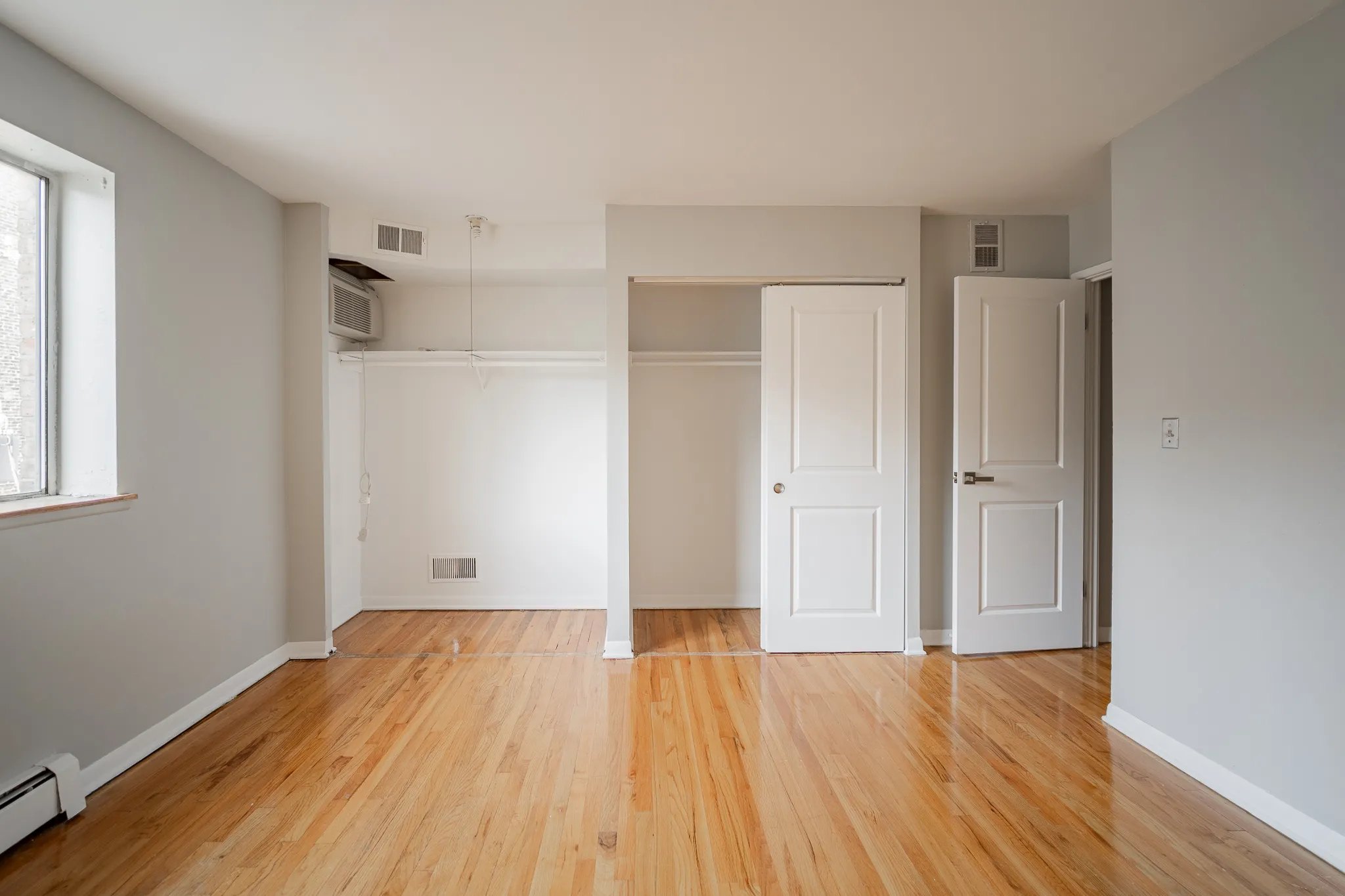 541 West Oakdale Apartments