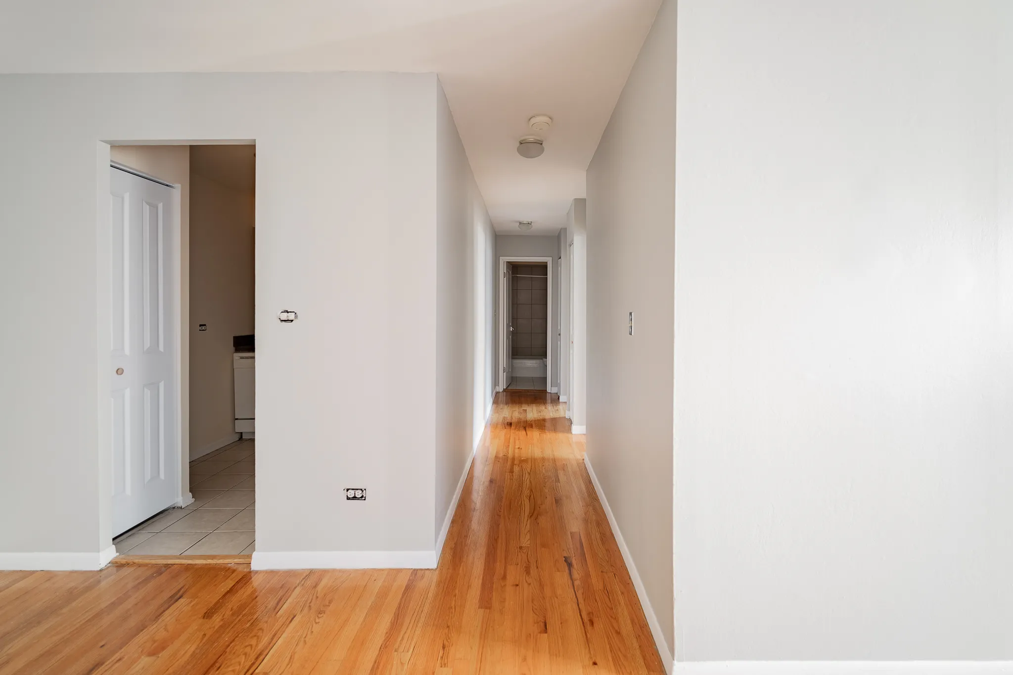 541 West Oakdale Apartments