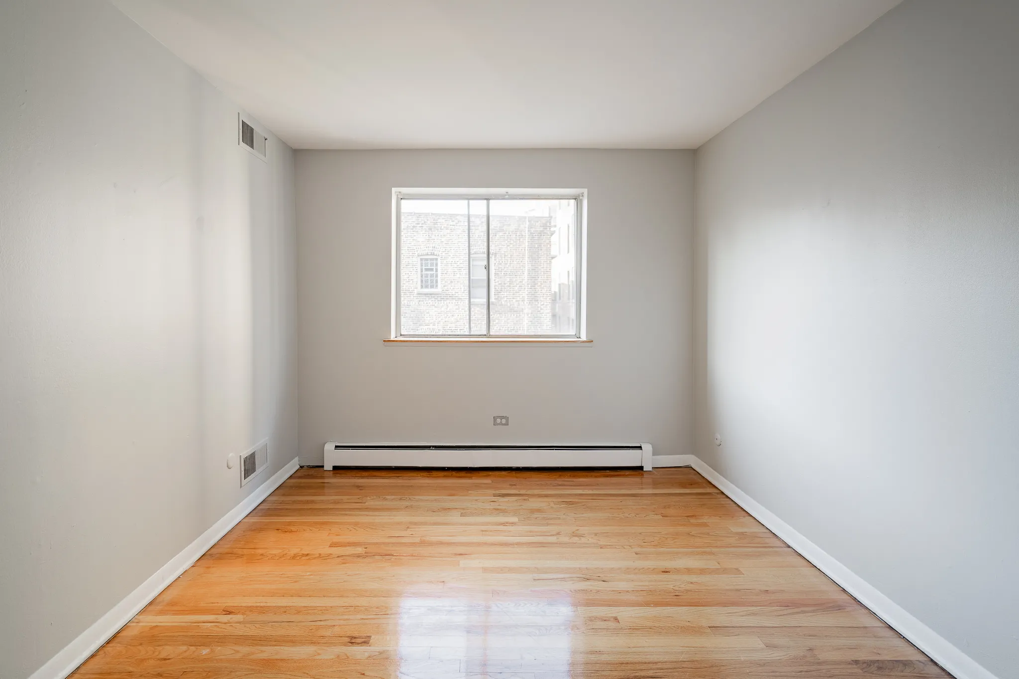 541 West Oakdale Apartments