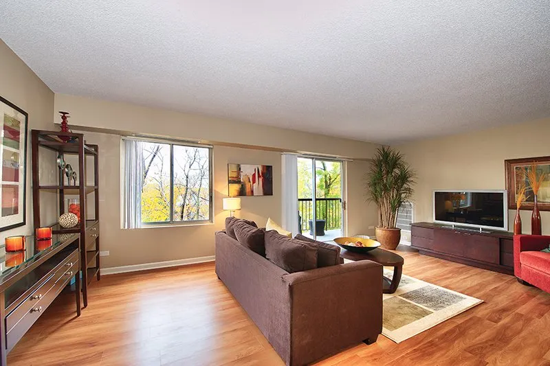 Twin Lake Towers Apartments