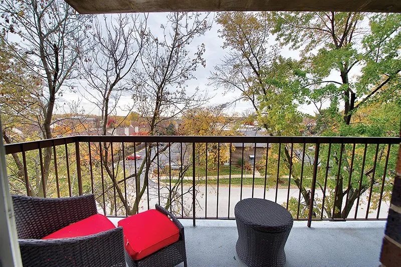 Twin Lake Towers Apartments