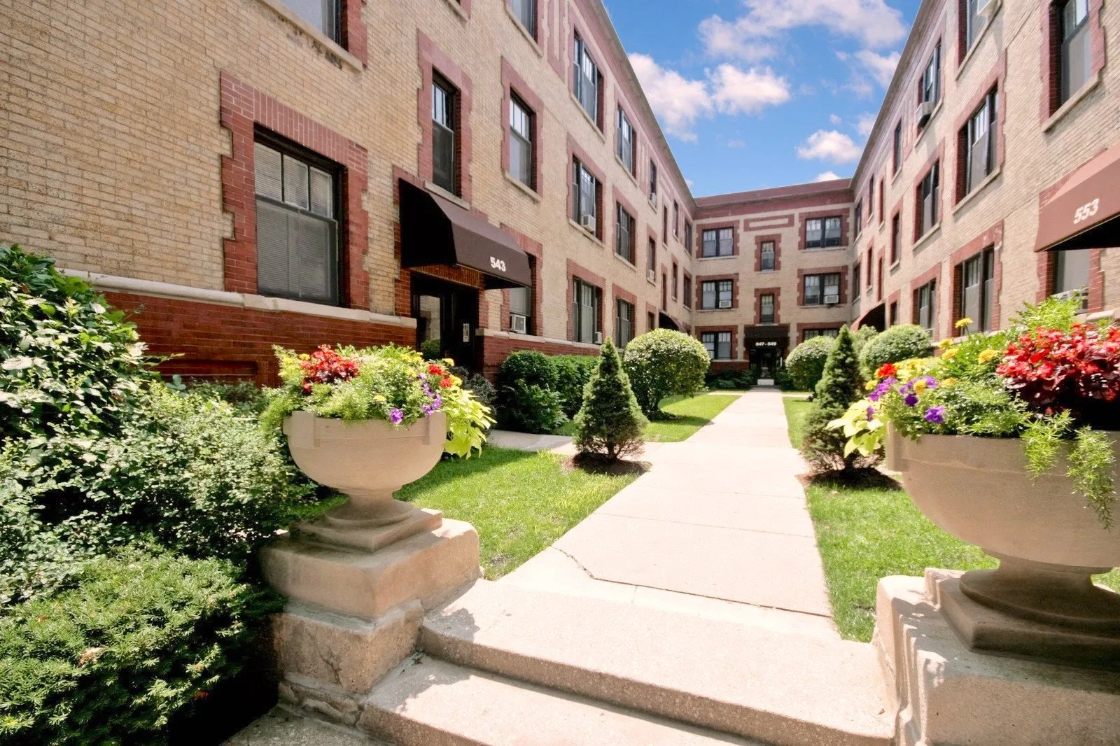 543 West Wellington Apartments
