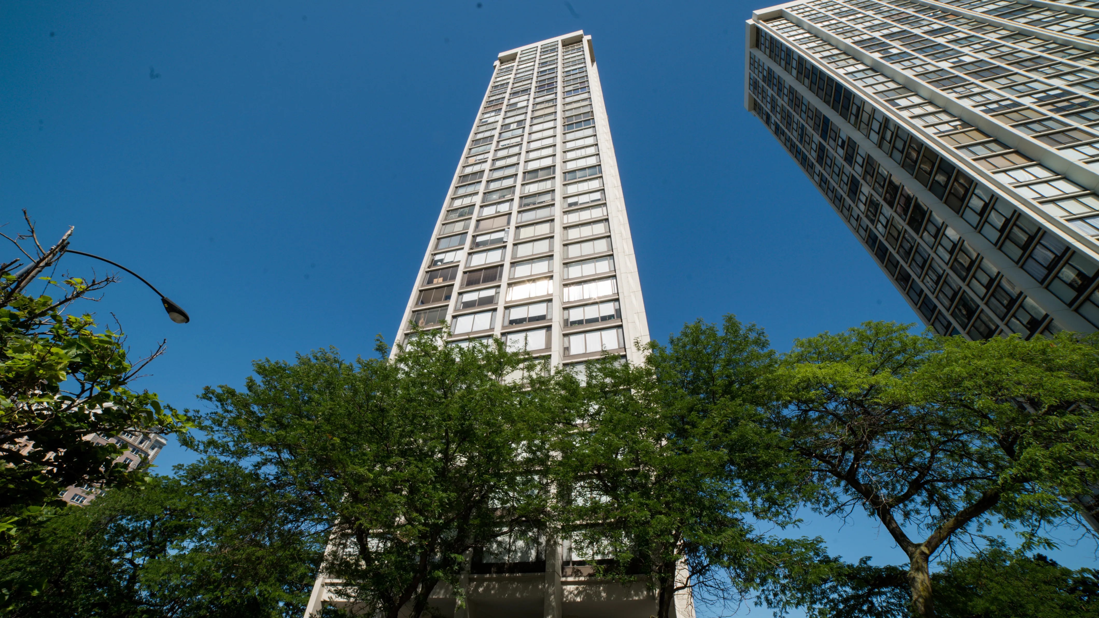 5455 N SHERIDAN RD 60640-5455 Edgewater Plaza-Chicago-IL