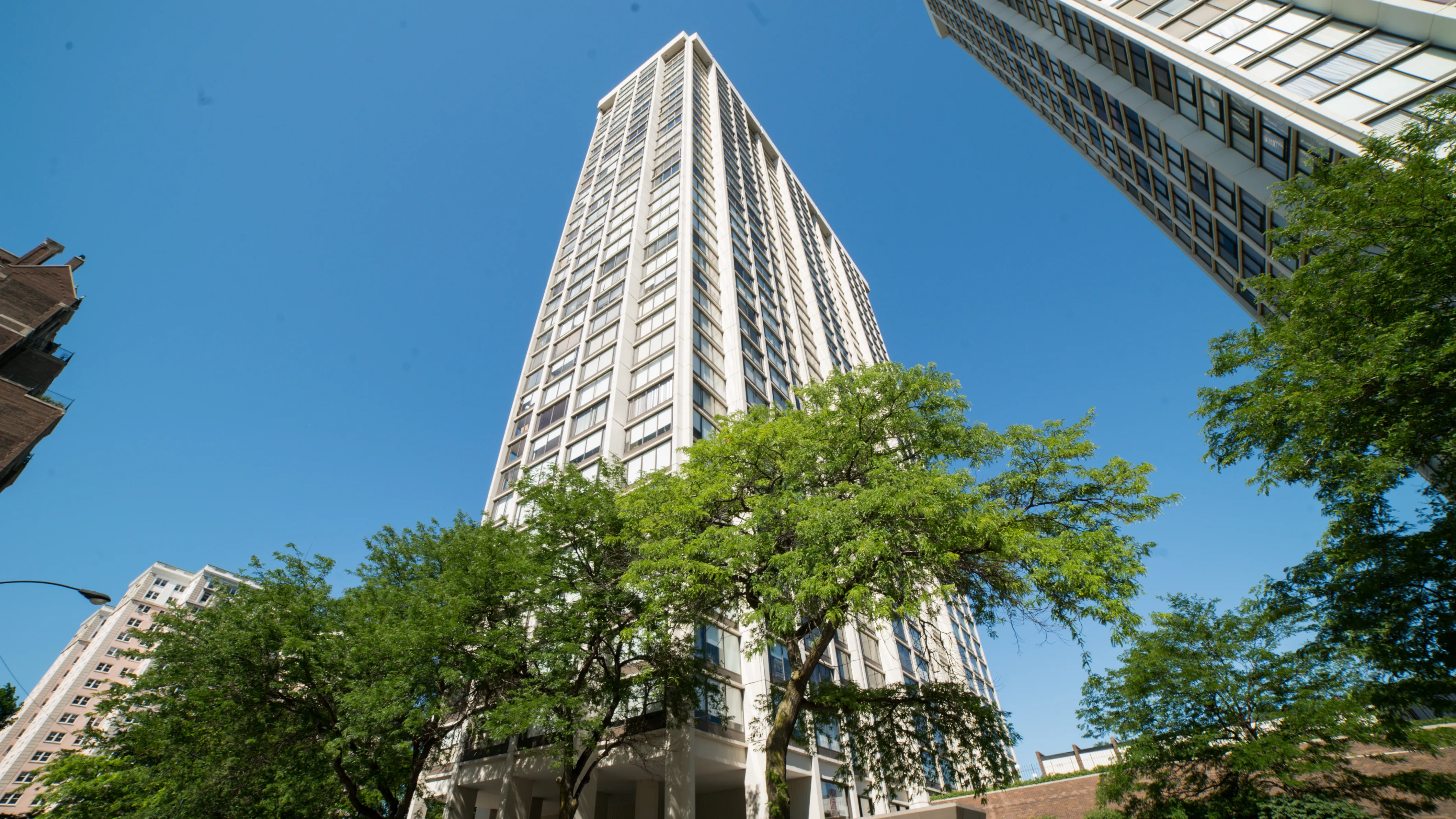 5455 N SHERIDAN RD 60640-5455 Edgewater Plaza-Chicago-IL