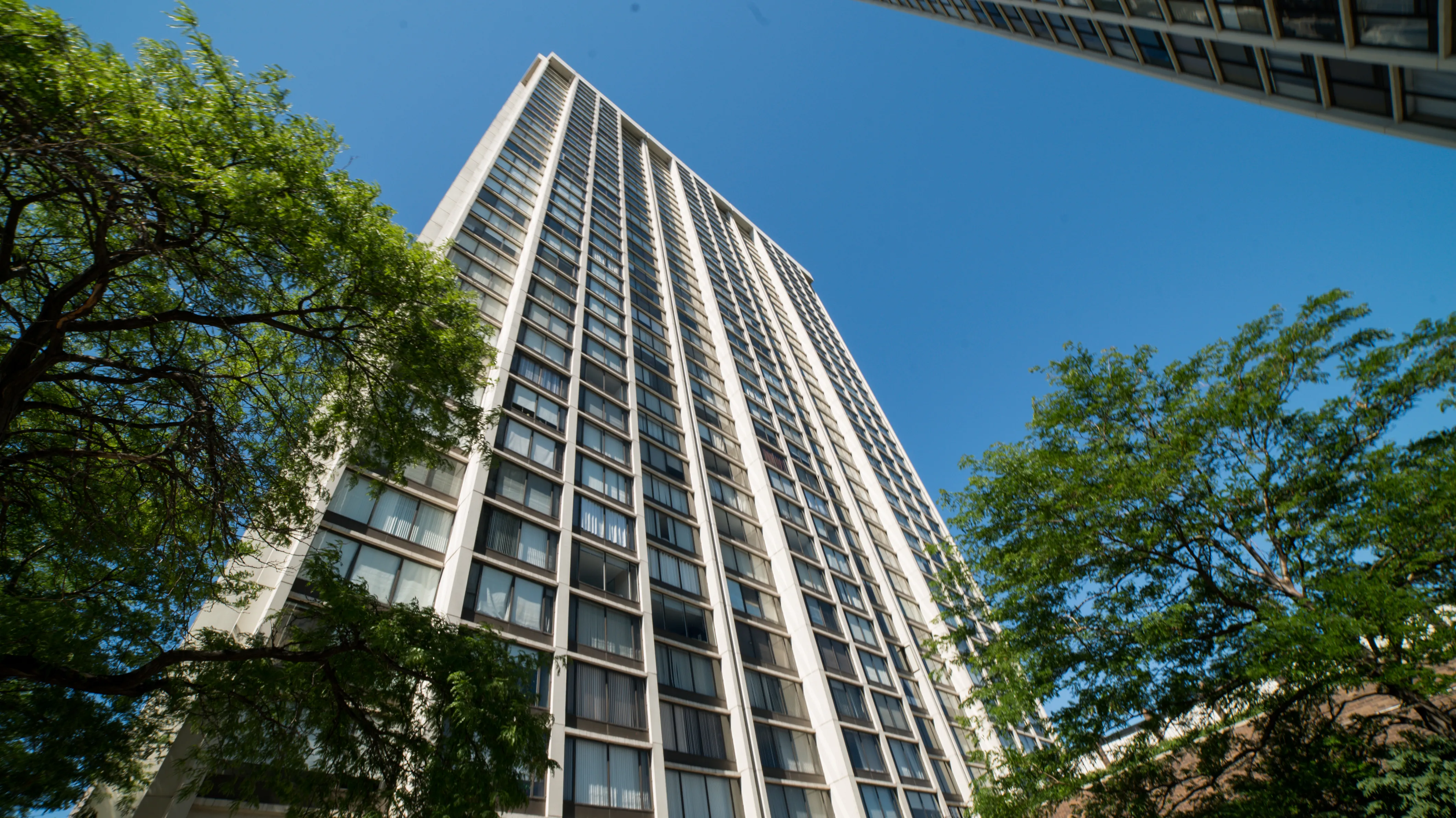 5455 N SHERIDAN RD 60640-5455 Edgewater Plaza-Chicago-IL