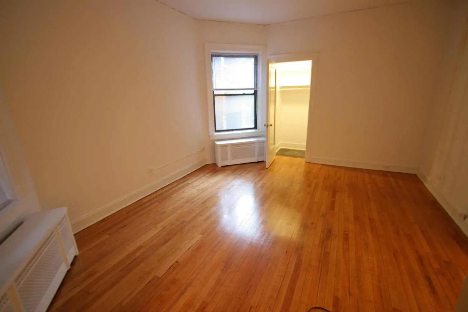 5528-5532 South Everett Apartments