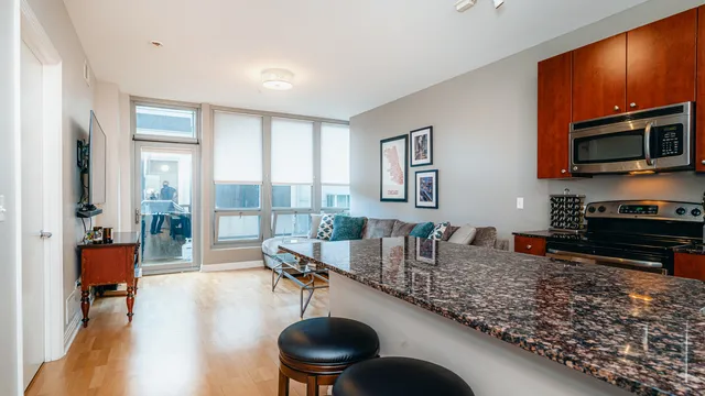 565 West Quincy Apartments