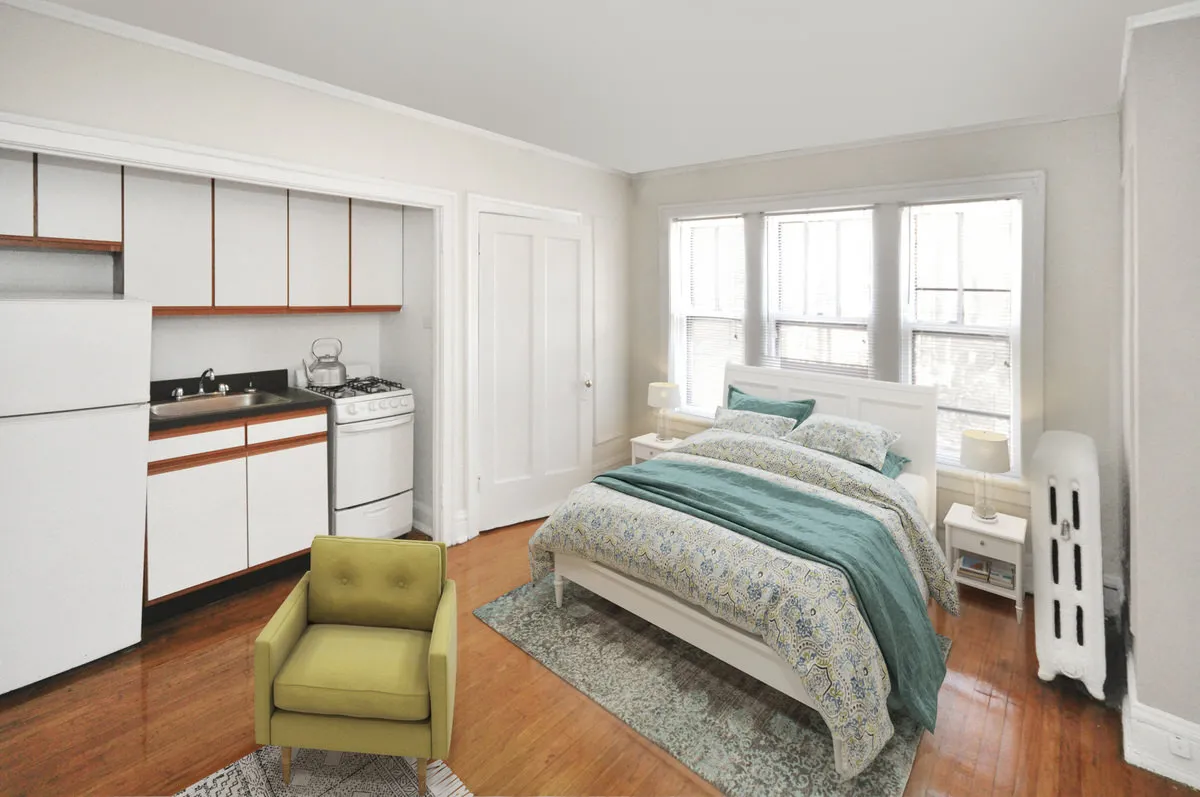 596 West Hawthorne Apartments