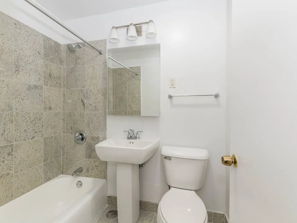 Melrose Shores Apartments